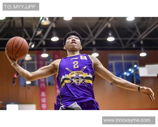 沈梓捷：从青涩少年到篮球明星的成长之路与奋斗历程