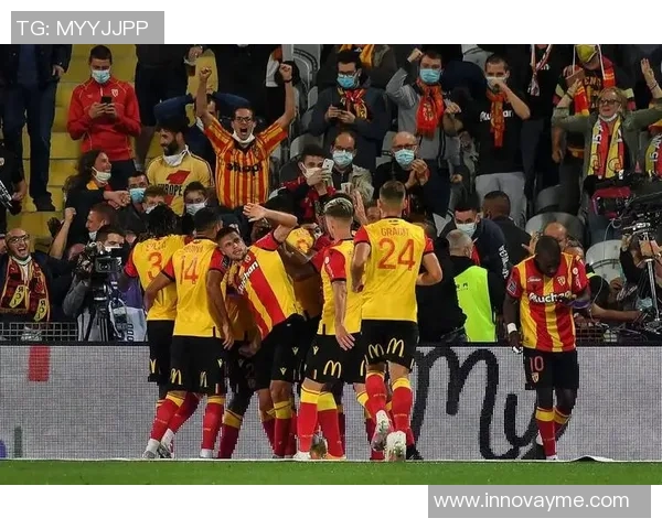 里尔主场迎战斯特拉斯堡争夺法甲积分榜重要胜利